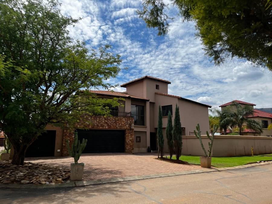 To Let 4 Bedroom Property for Rent in Melodie North West